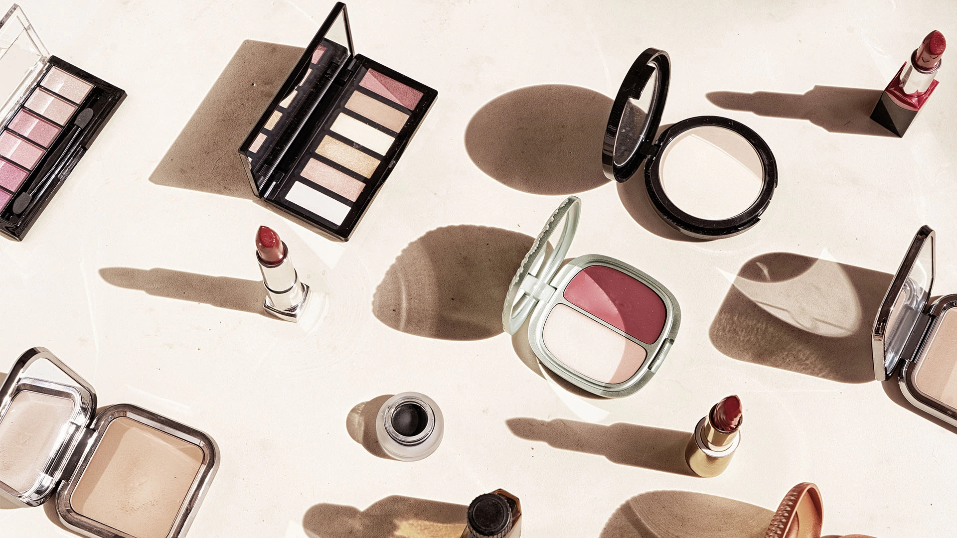 Auktoriserad Återförsäljare av Makeup Kits och Sminkset för Alla