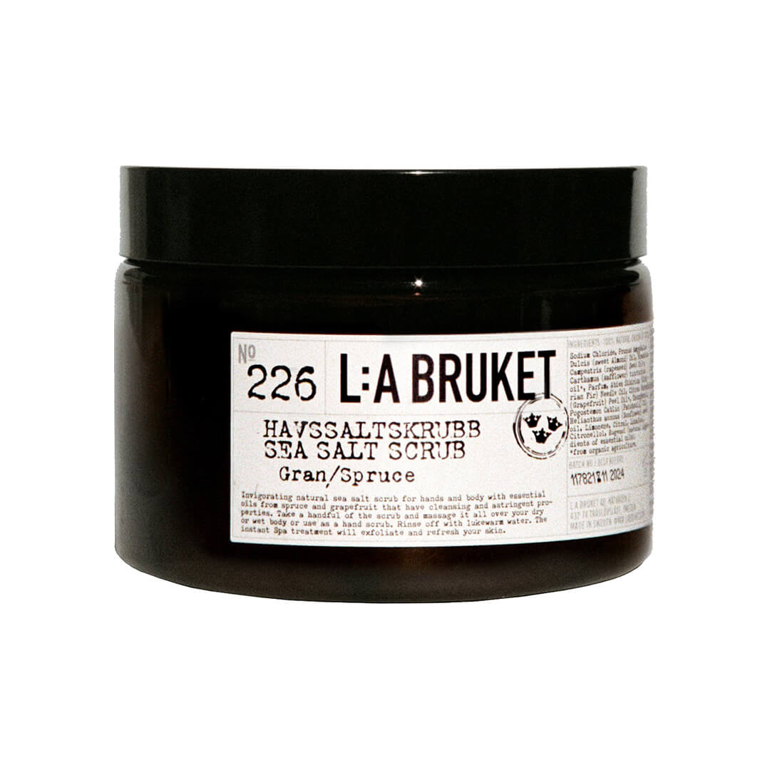 LA Bruket 226 Havssaltskrubb Gran 450g