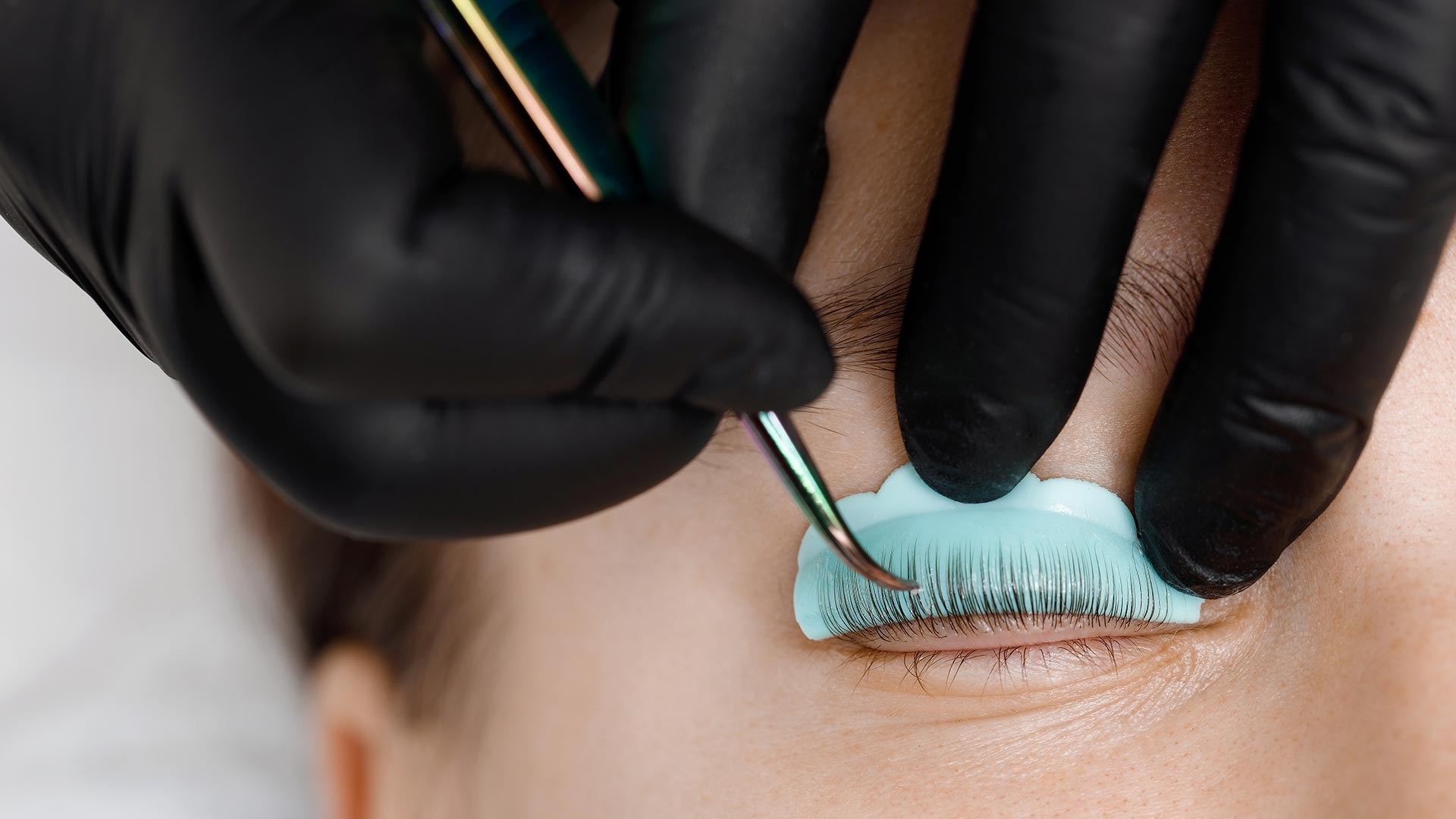 Behandling: Vad är en Lashlift?