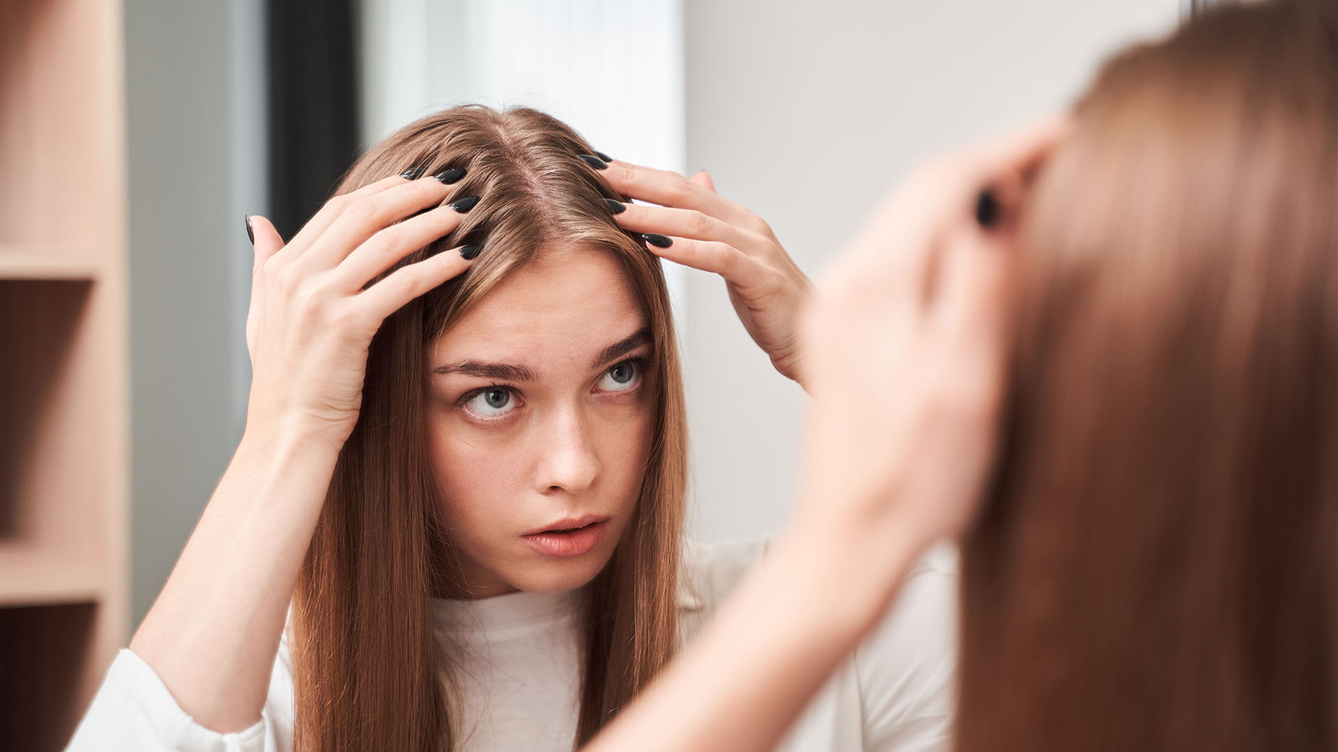 Torr eller fet hårbotten? Därför ska du använda scalp toner