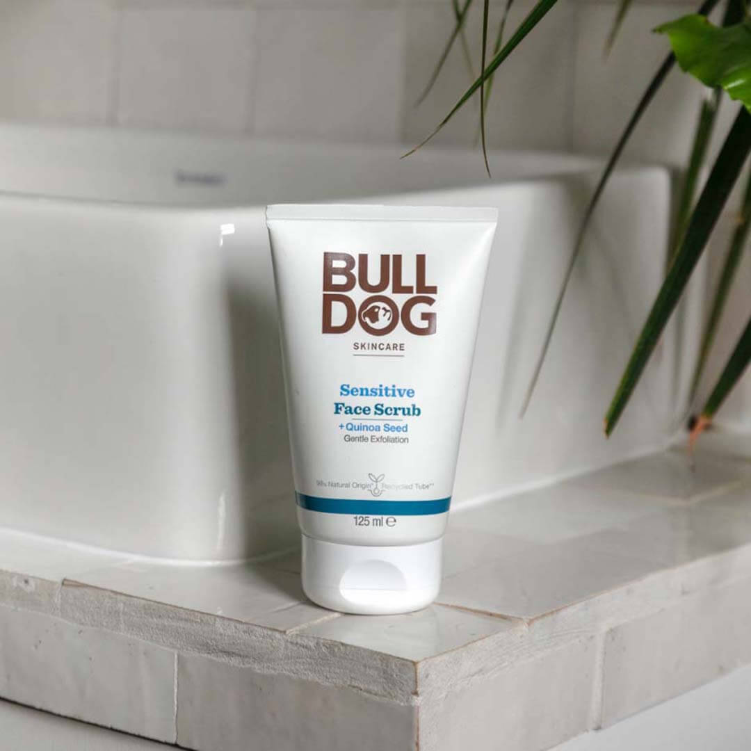 Bulldog Sensitive Face Scrub 125 ml