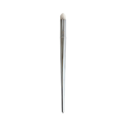 Real Techniques Bold Metals Collection 201 Pointed Crease Real Techniques Bold Metals Collection 201 Pointed Crease